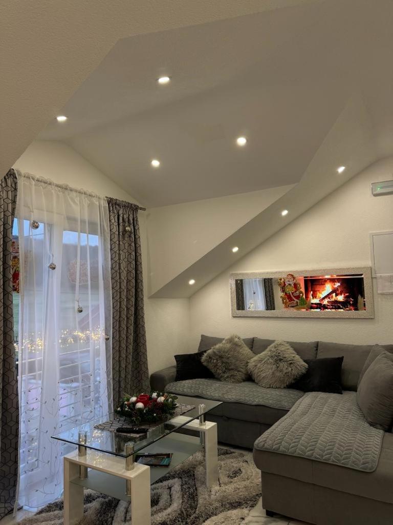 Luxury Apartment Megy Оточац Экстерьер фото
