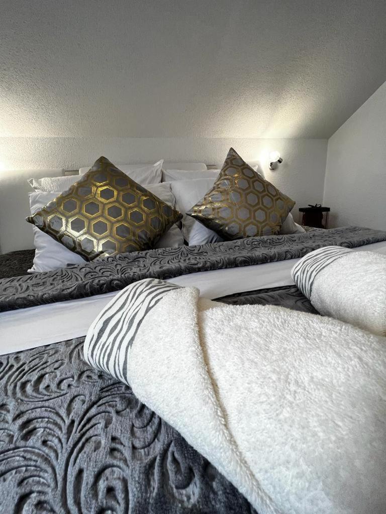 Luxury Apartment Megy Оточац Экстерьер фото