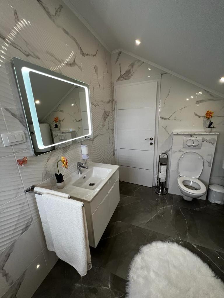 Luxury Apartment Megy Оточац Экстерьер фото