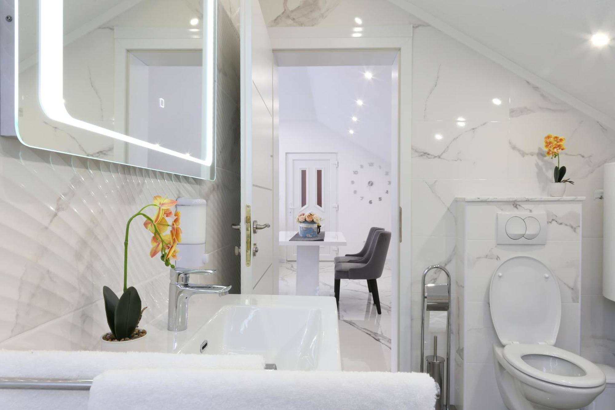 Luxury Apartment Megy Оточац Экстерьер фото